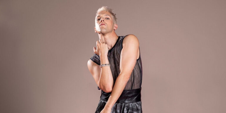 Mustii sorularımızı cevapladı