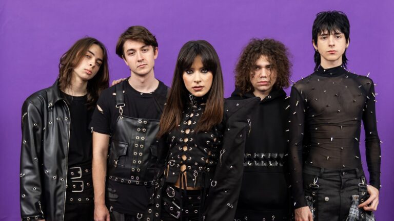 Romanya: “Choke Me” şarkısı eleştirilerin hedefi oldu