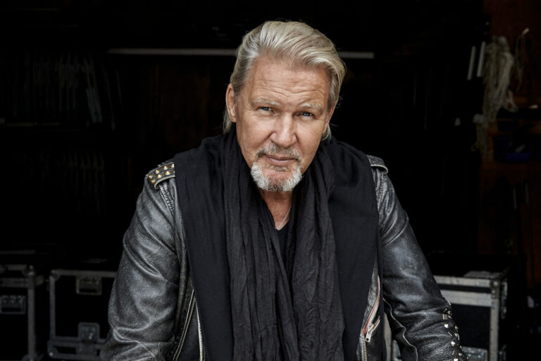 Johnny Logan Eurovision davetini birçok kez reddetti